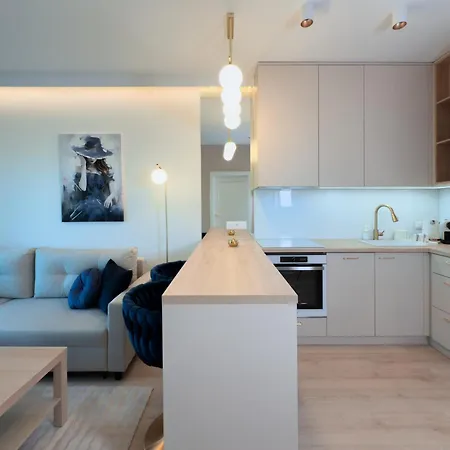 Urban Global Premium 8th Floor No 16, Free Garage, Self Check-in, No Deposit Apartment