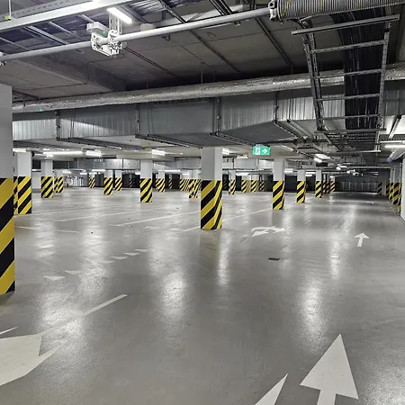 Urban Global Premium - 8th Floor No 16 - Air Condition - Free Garage Apartment